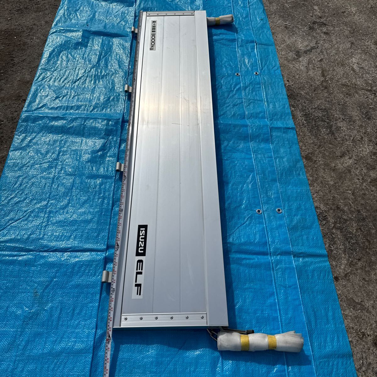 ISUZU、3t車ELF エルフ、新車外し アオリアルミ製拍卖