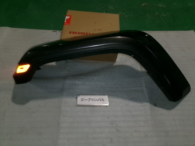 ジープ ラングラー サハラ JL36L 左フロントオーバーフェンダー 即決 7083拍卖