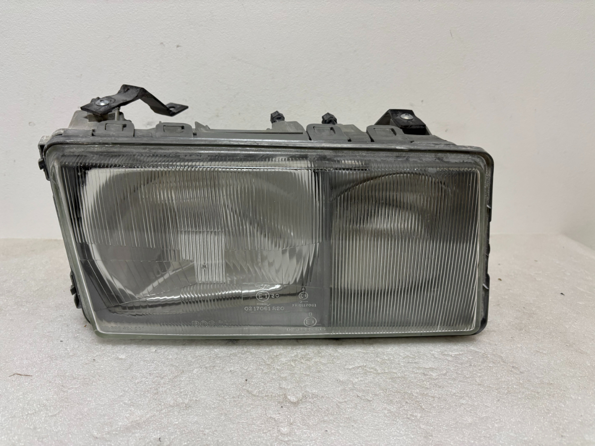 ☆ ベンツ Eクラス W201 190E ヘッドライト 右 ☆5204拍卖