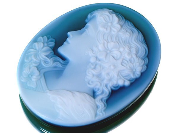 【ジュエリー極】巨匠ゲルハルド・シュミット作 美しい貴婦人 高級グリーンストーンカメオルース 35.2mm×27.2mm w4956i【送料無料】拍卖