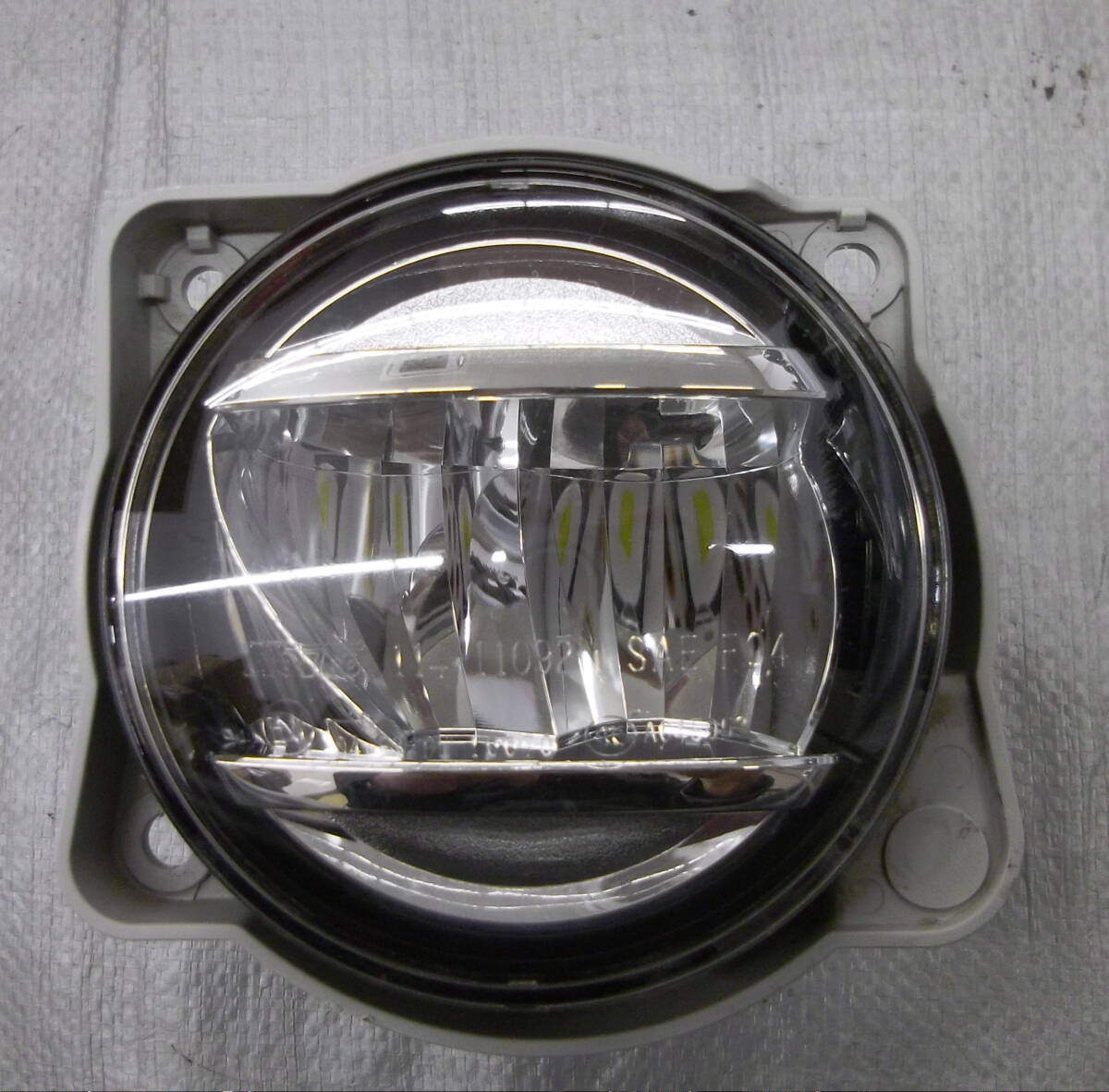 ●●2502-8L M900A M910A タンク ルーミー 純正 左 LEDフォグランプ ブラケット付き KOITO 114-11092 点灯確認済み!拍卖