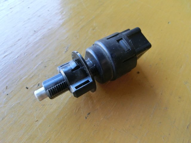 フリード スパイク ブレーキランプ スイッチ 平成24年 DBA-GB3 ストップ Gジャストセレク 12.3万km 即決あり拍卖