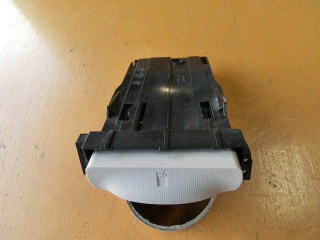 ミラココア ドリンク ホルダー 左 平成24年 DBA-L675S プラスX 17.2万km 即決あり拍卖