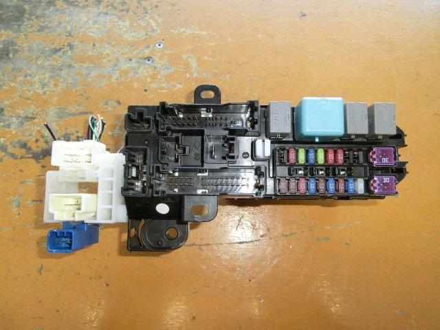 ミラココア ヒューズ ボックス 平成24年 DBA-L675S 89221-B2100 プラスX 17.2万km 即決あり拍卖