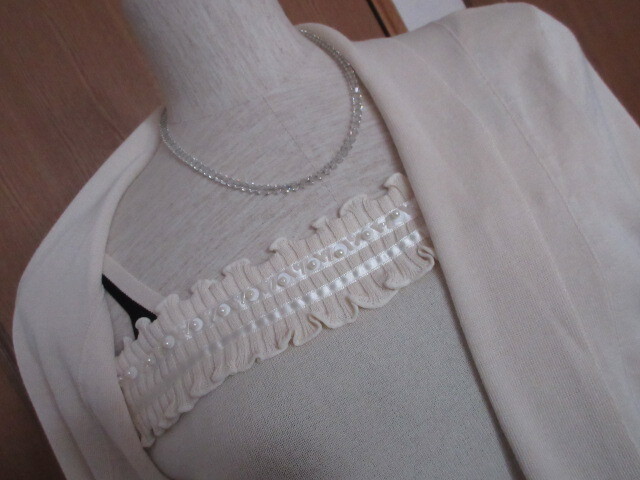 R)■日本製ブランド品■【自由区】■手洗い可能/綿53%ポリ■(ビーズ刺繍/サテンリボン付き)キャミソール付きカーディガン風セーター 拍卖