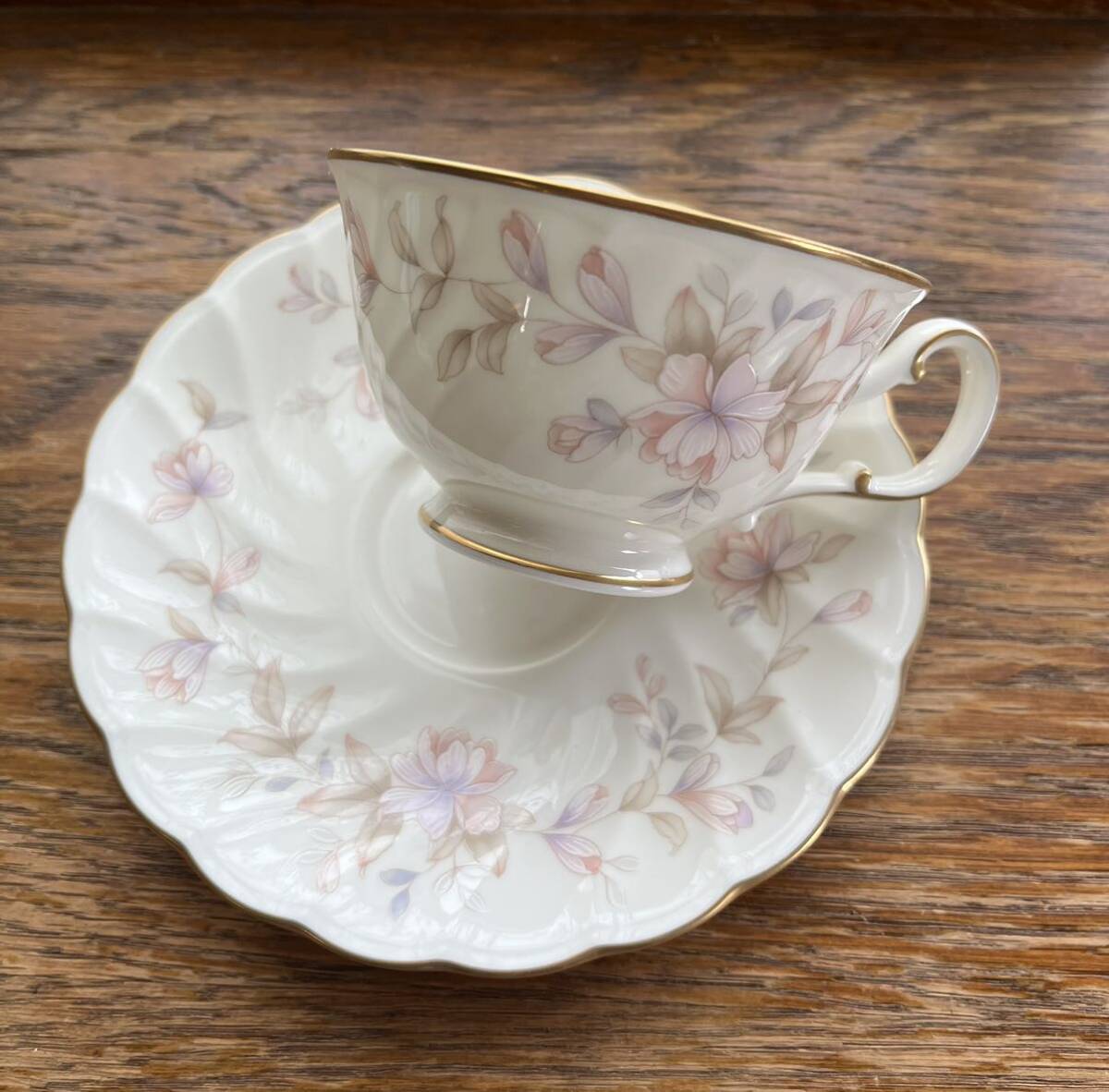 ノリタケ セリナ カップ&ソーサー Noritake ボーンチャイナ 廃盤品 未使用品 お花の絵柄 ピンク系 1客拍卖