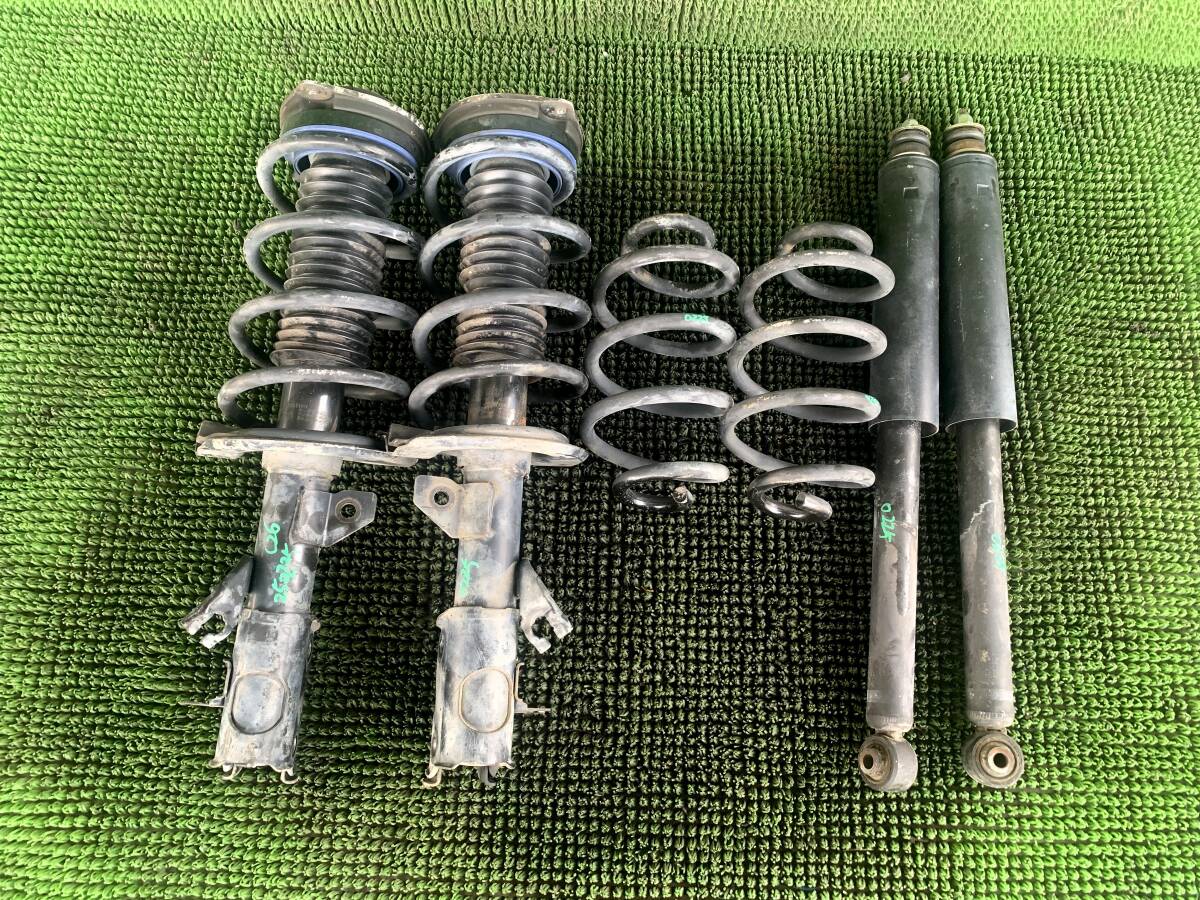 ●即決値段●94182KM 日産 セレナ FC26 FNC26 HFC26 HC26 C26 サスペンション ストラット 左右 リアショックアブソーバー バネ 右 左 一式拍卖