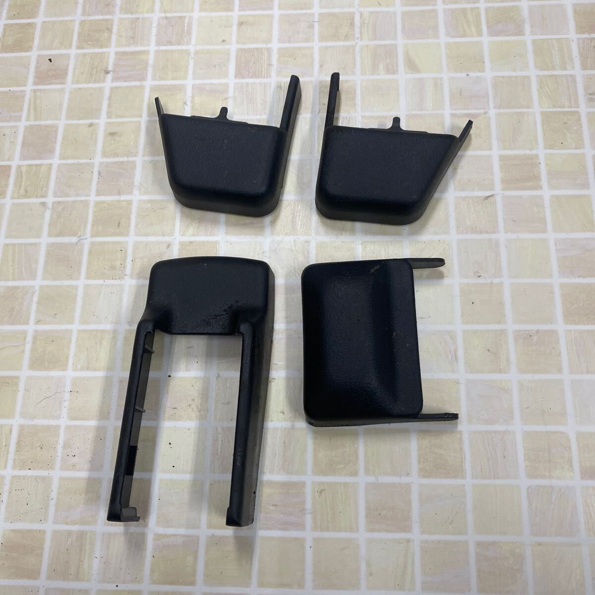 フロントシート アンカーカバー ジムニー JB23 4型拍卖