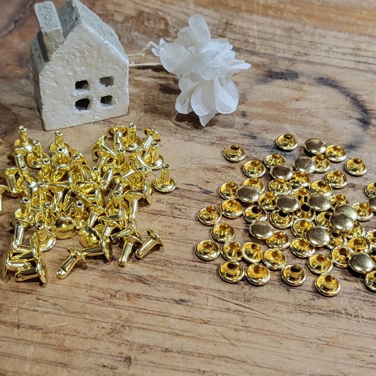 レザークラフト 真鍮 両面カシメ100組セット (頭8mmx足8mm)拍卖