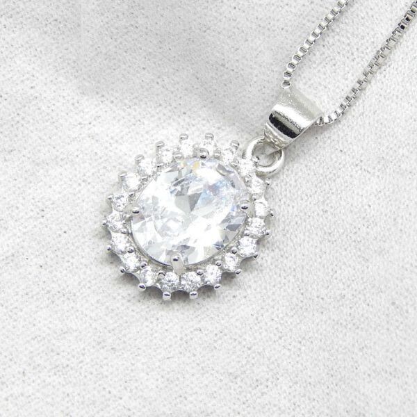 即決★送料無料★新品 極上の逸品 豪華な輝き CZホワイトダイヤモンドネックレス ジルコニア 訳有品 シルバー925 プラチナ仕上 XN-N42拍卖