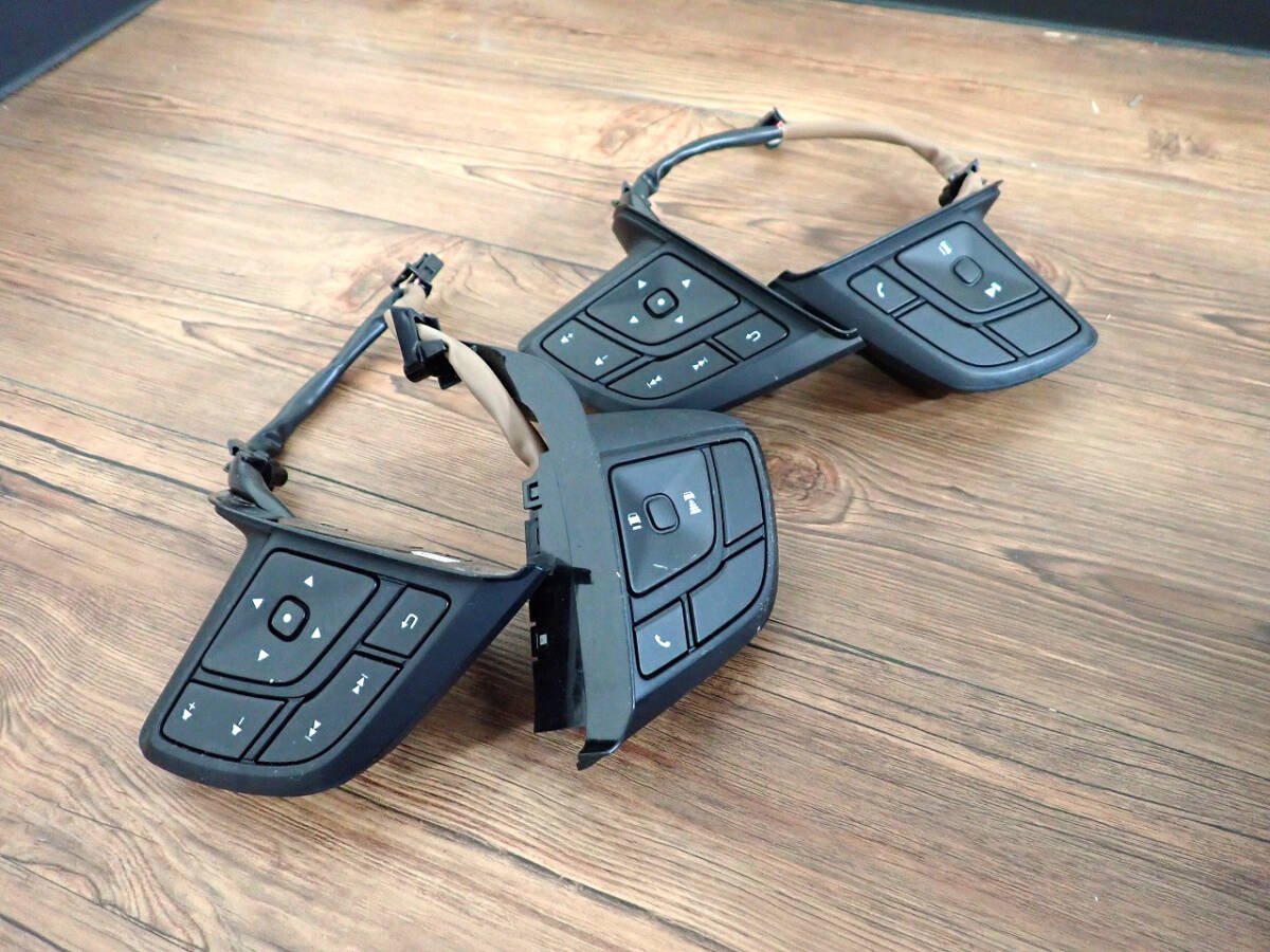 中古 ステアリングスイッチ 2個セット ISUZU KH いすゞ自動車 ELF エルフ系 FORWARD フォワード系 パーツ 小型トラック ハンドル 純正 ①拍卖