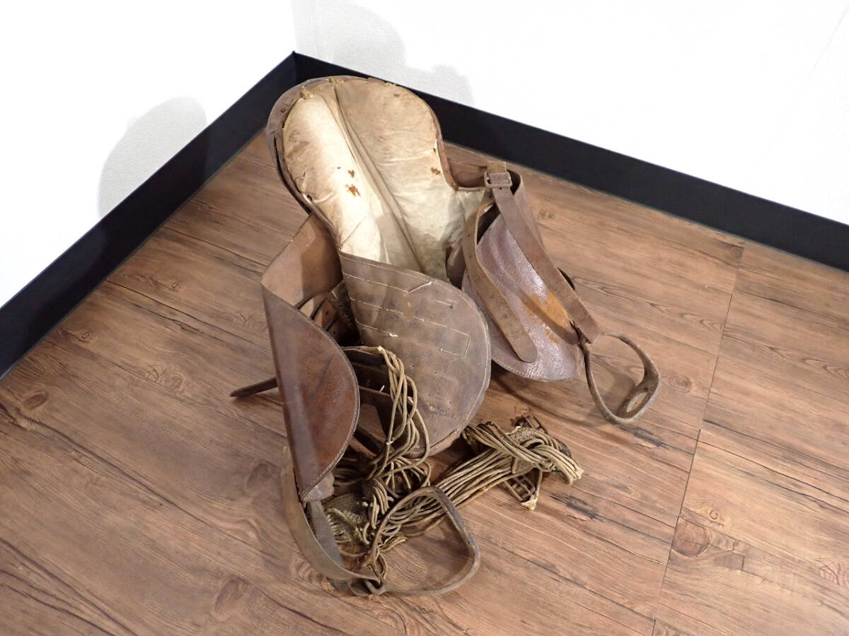 中古 馬具 鞍 東京馬具工業組合 くら 乗馬用品 馬術 革製 昭和 ミリタリー レトロ アンティーク拍卖