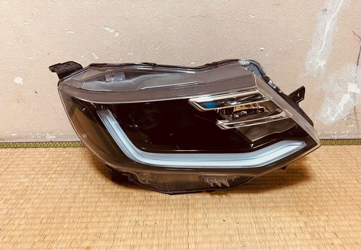 MA37S ソリオ 右ヘッドライト KOITO 100-593AA ASSY ブラック スズキ ヘッドライト LED拍卖