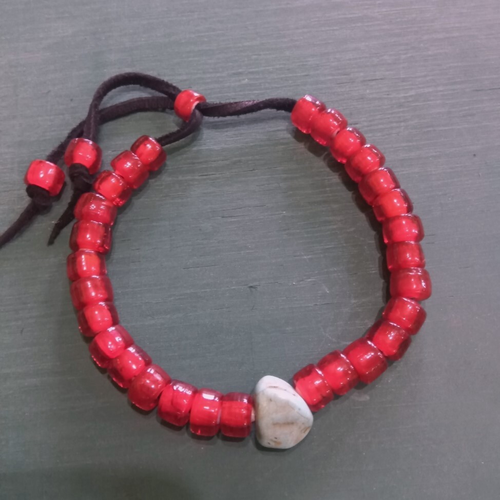 ターコイズ付きホワイトハーツビーズ ブレスレット!赤大拍卖