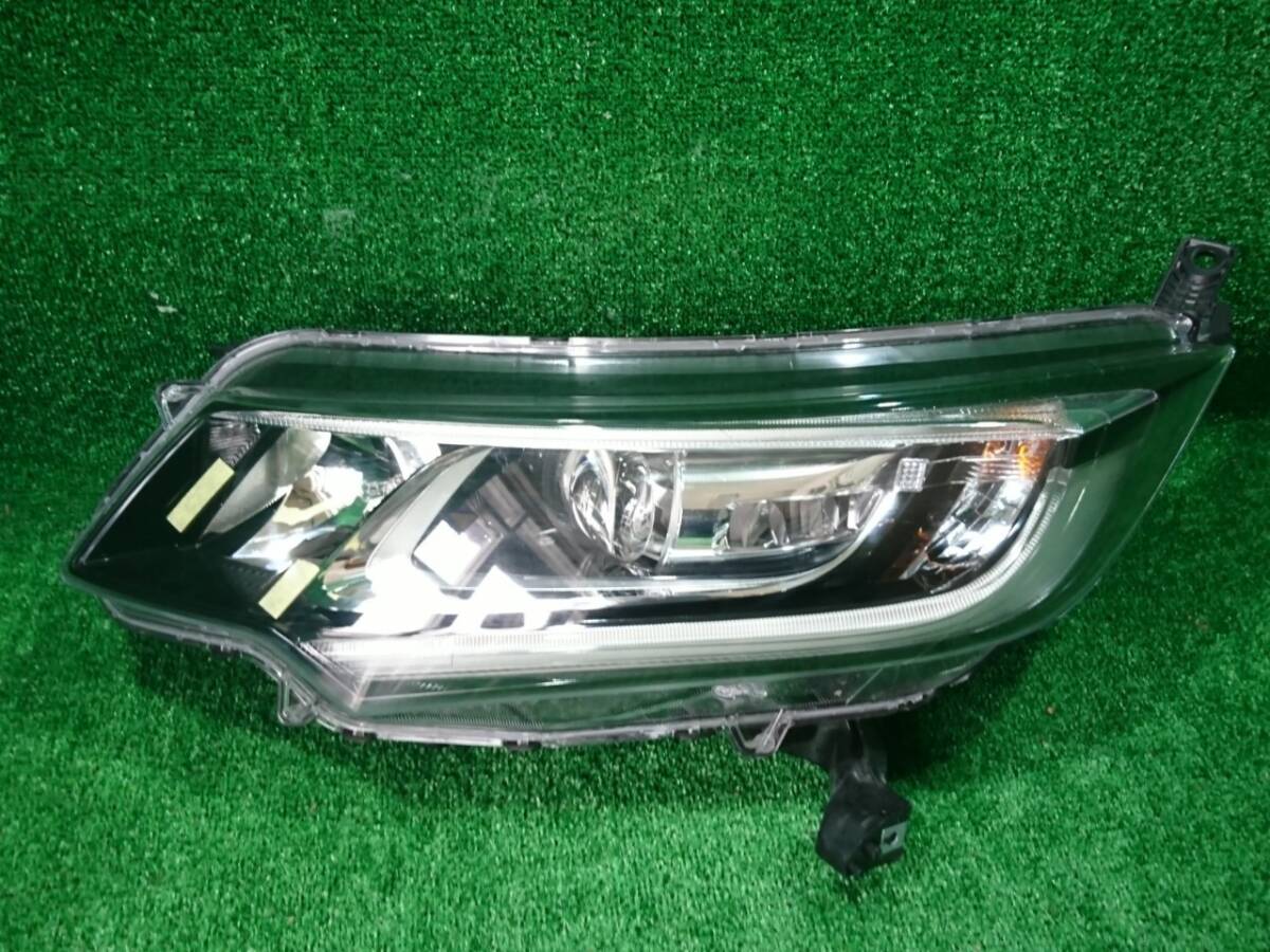 GB5 フリード 左ヘッドライト スタンレー W2172(45563)拍卖