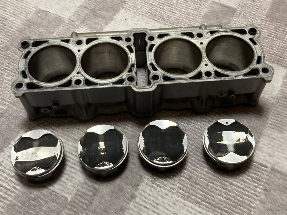 MVアグスタ 4気筒 ブルターレ910R シリンダーとピストン F4 ボア76mm拍卖