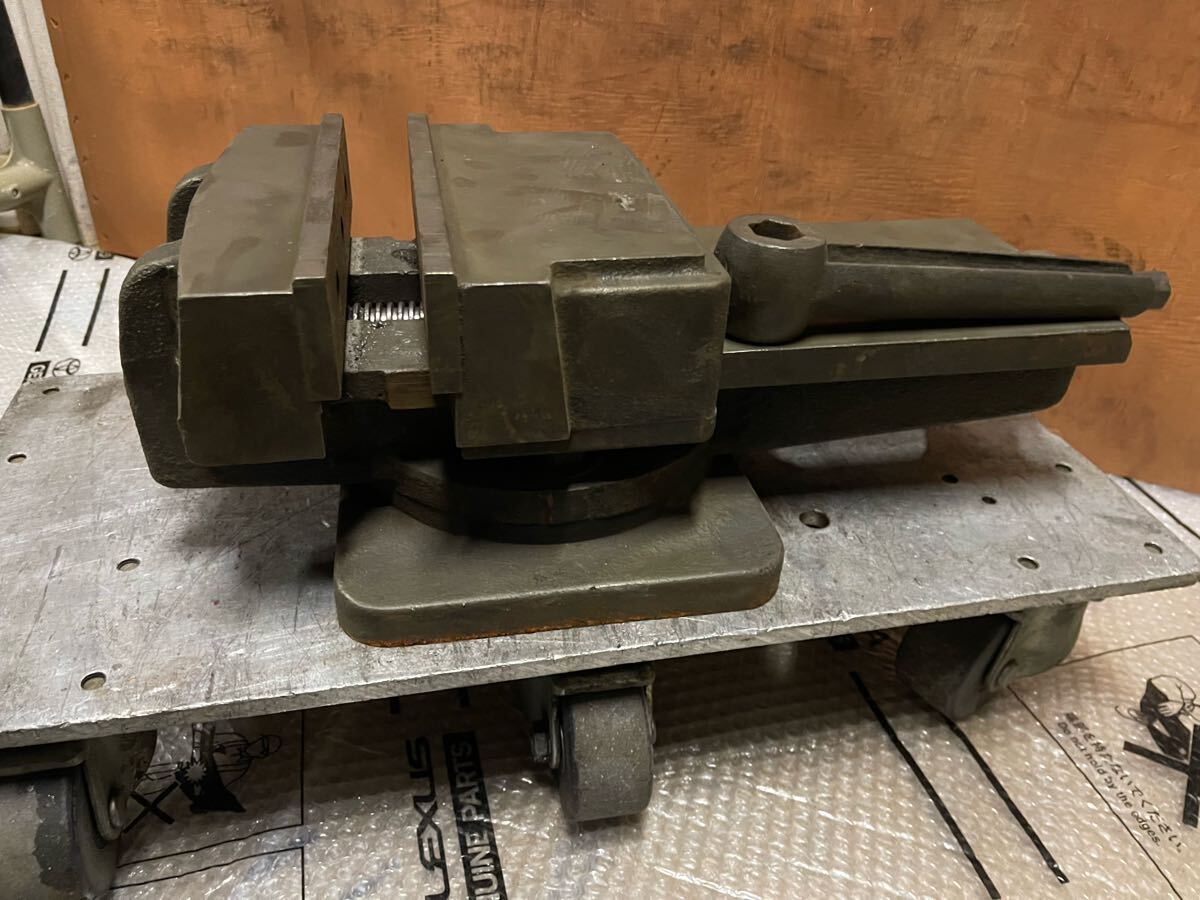 K.K.K 200 マシンバイス★ハンドル付 40kg約拍卖