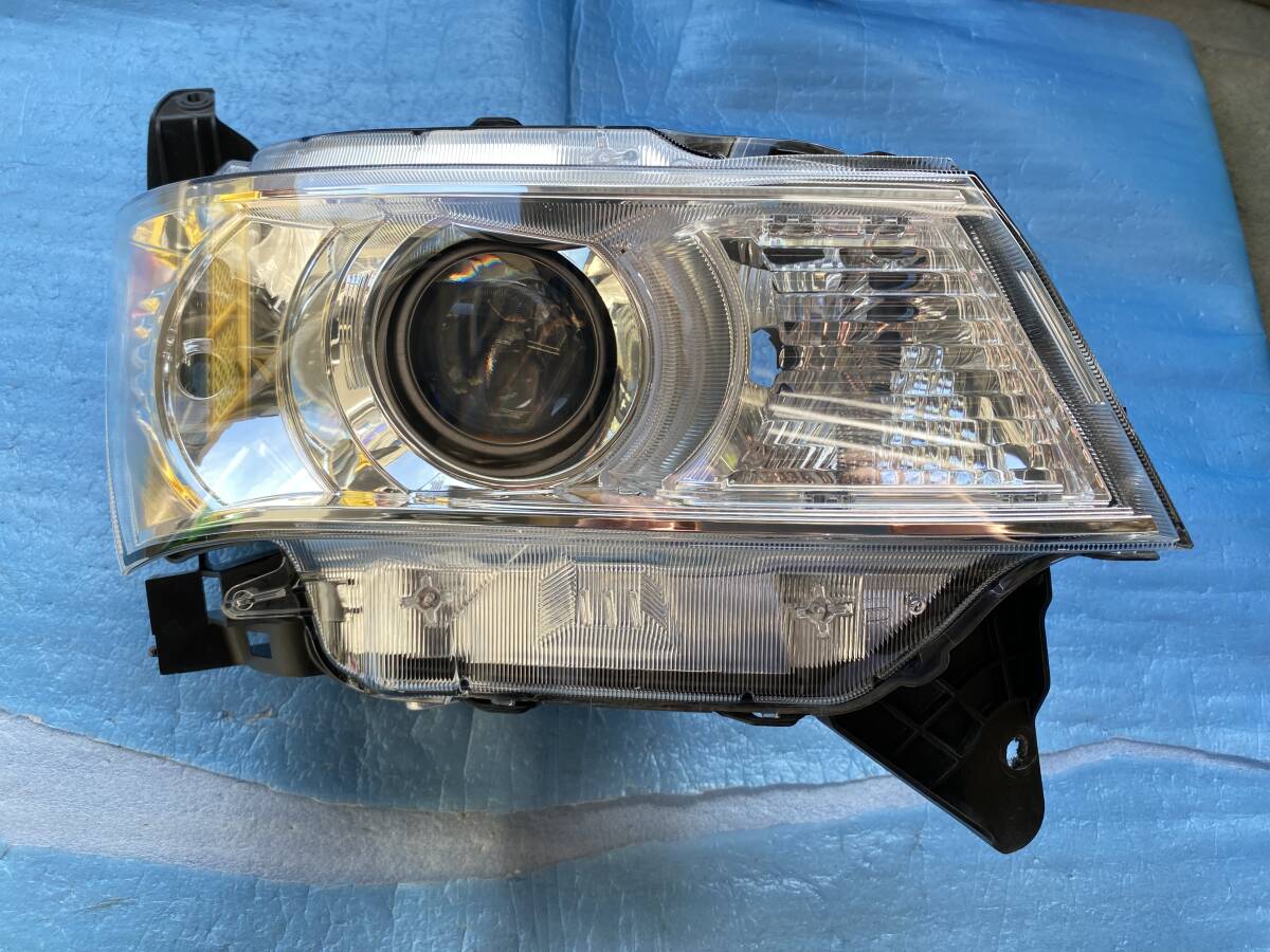 MK21S パレット 右ヘッドライト 2502-2524拍卖