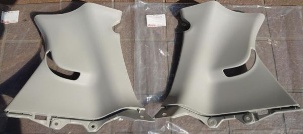 新品 純正品 DAIHATSU ダイハツ リアクォータートリム 上側 左右セット ミライース LA300S LA350 LA360拍卖