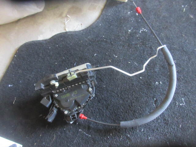 ★⑤R7G8938 ジャガーXタイプ 純正右前ドアロック 運転席側 修理やストック等に拍卖