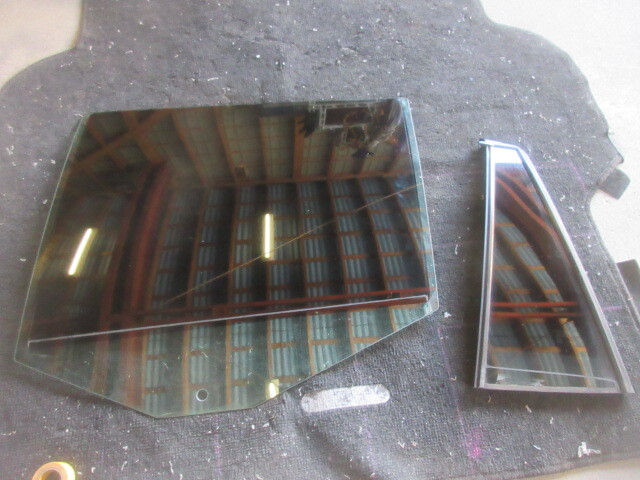 ★⑥R7G8960 ジャガーXタイプ 純正左リアドアガラスセット 修理やストック等に拍卖