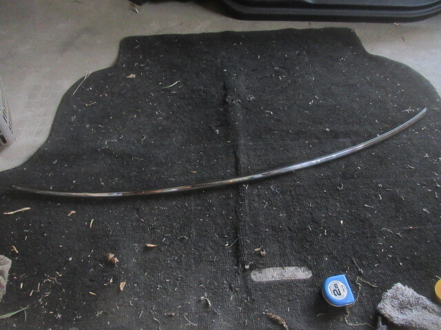 ★⑤R7A8271 フィアット500 ABA-31209 純正バックドアのメッキモール ガラス下分 修理やストック等に拍卖