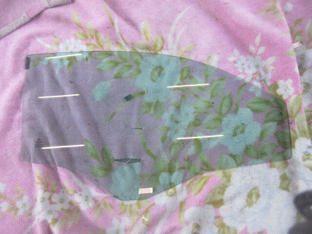 ★⑥R7A8299 フィアット500 ABA-31209 純正右ドアガラス 修理やストック等に拍卖