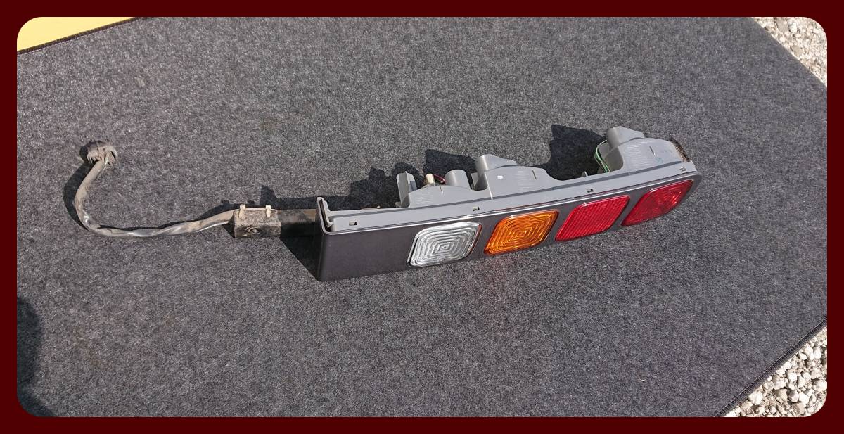 日産 キューブ BNZ BZ11 Z11 テールランプ 右 ICHIKOH 4965  A-1022拍卖