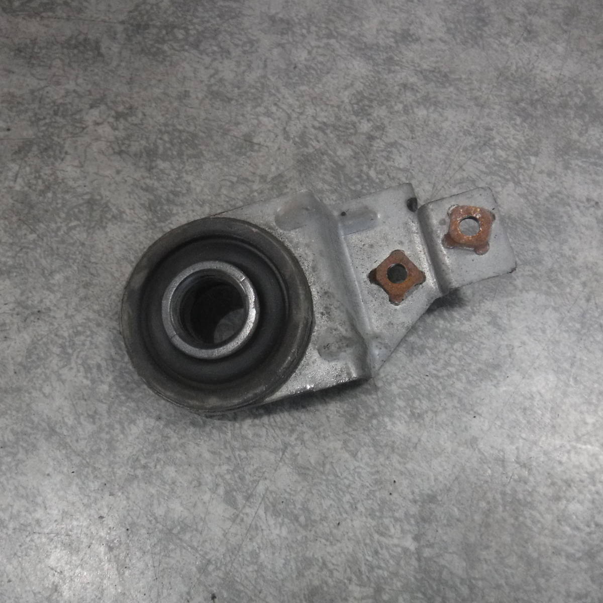 ケイkeiワークス純正ラジエター アッパーステーHN22Sラジエーター固定ブラケットHN12S左右ラジエータK6Aターボ5速MT部品取り車あります拍卖