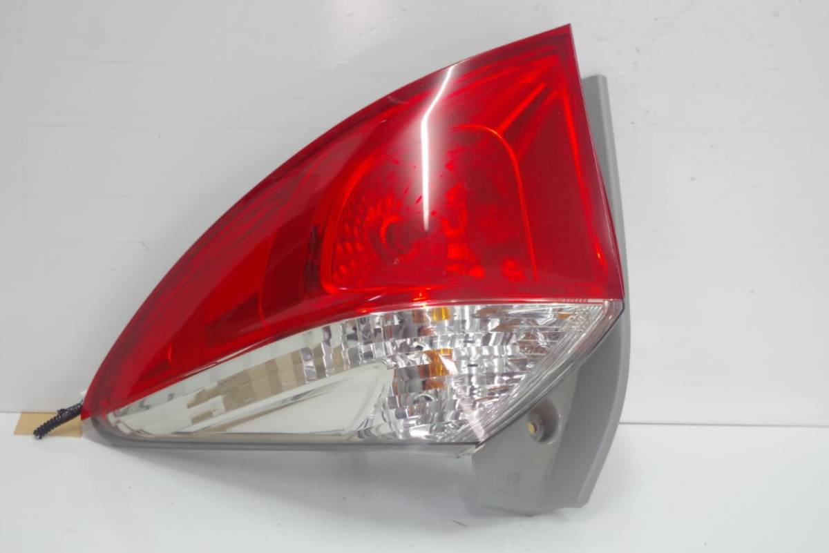トヨタ ラクティス NCP130 テールランプ 右拍卖