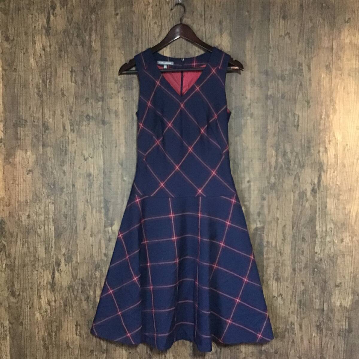 A385◇LAURA ASHLEY | ローラアシュレイ ノースリーブワンピース ネイビー×イエロー×レッド 4サイズ 中古品拍卖