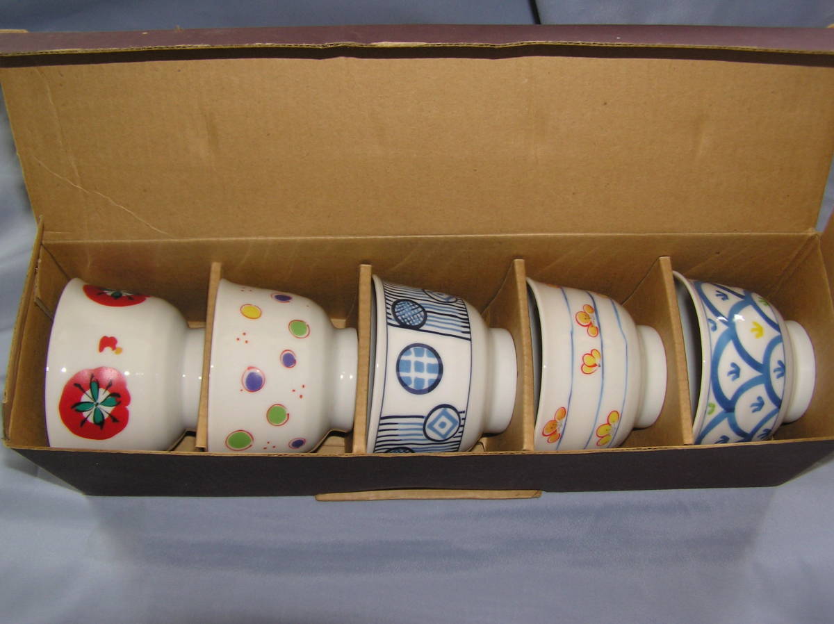 ノリタケ 陶器 湯呑み 5客セット 中村玉緒ライセンス 中国福建省雲流窯製造 未使用品 + おまけ 急須(中古品)のセット拍卖