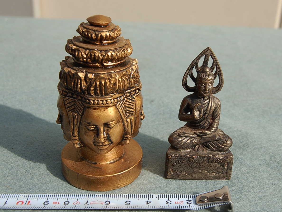 2体 仏像 金属:ミニサイズ 座像 4面顔:樹脂製 拍卖