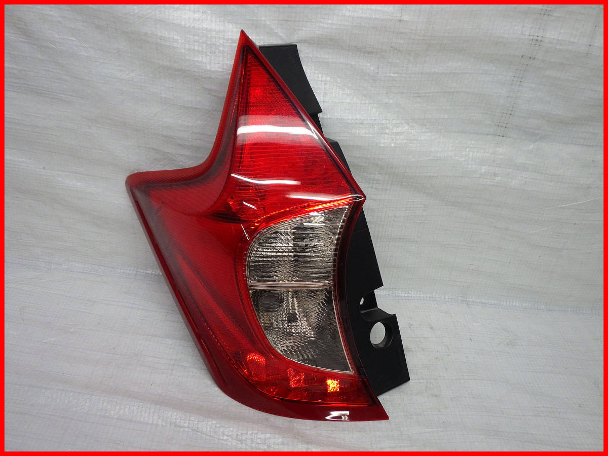 E12 NE12 前期 ノート 左テールランプ左テールライト 左側 ICHIKOH D117拍卖