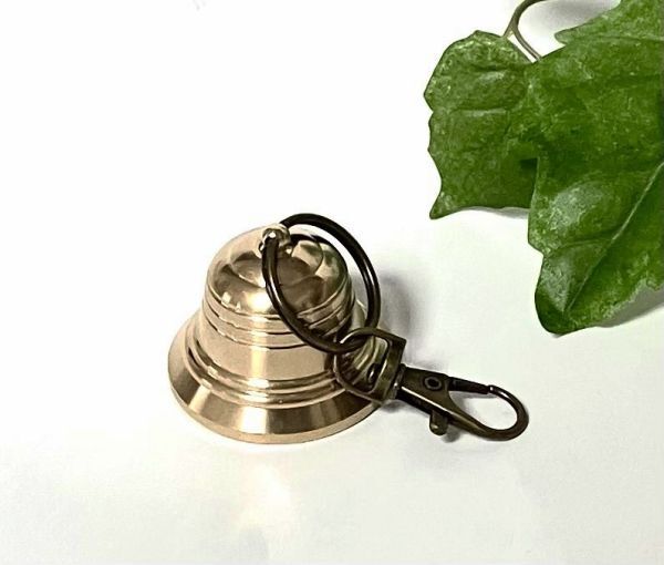 真鍮製 熊よけ鈴 キーリング付き 護身鈴 SOS鈴 熊鈴 熊よけベル 熊よけガード鈴 登山鈴 熊よけリンリン 熊に金棒 小熊に金棒拍卖