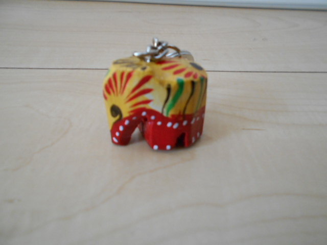 ゾウのキーホルダー 木製 新品未使用 THAILAND拍卖