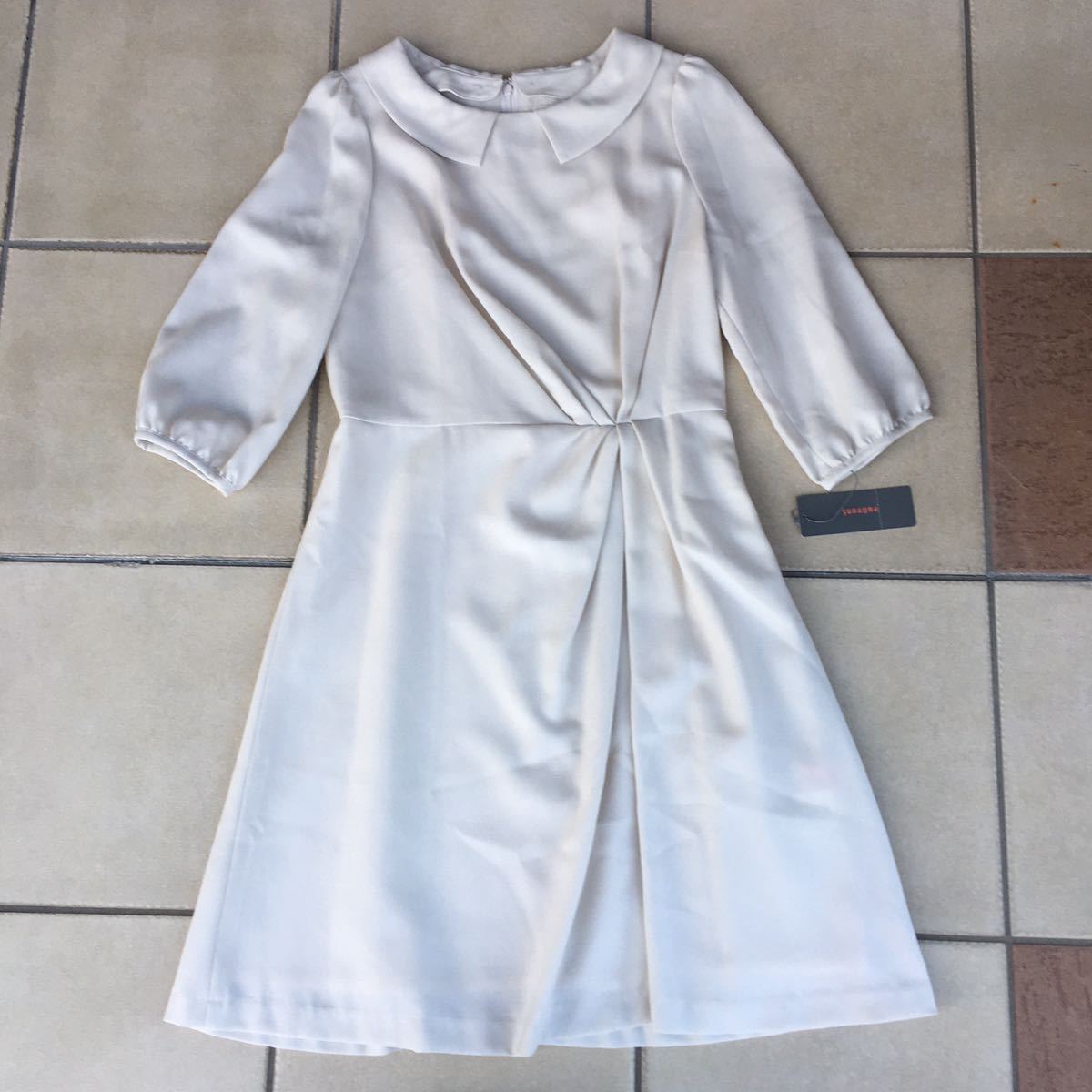 新品タグ 未着 スーナウーナ SunaUna タックギャザー丸衿切り替えワンピース サイズ38 ベージュ 定価、19.000+税 日本製拍卖