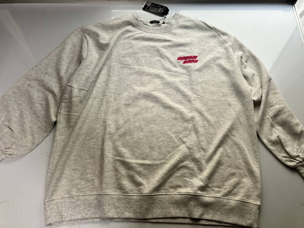 新品■大きいサイズ5L■ワンポイントロゴ入りバックプリントミニ裏毛トレーナー■ライトグレー2拍卖