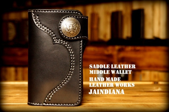 手縫い サドルレザーミドルウォレット BCM-B拍卖