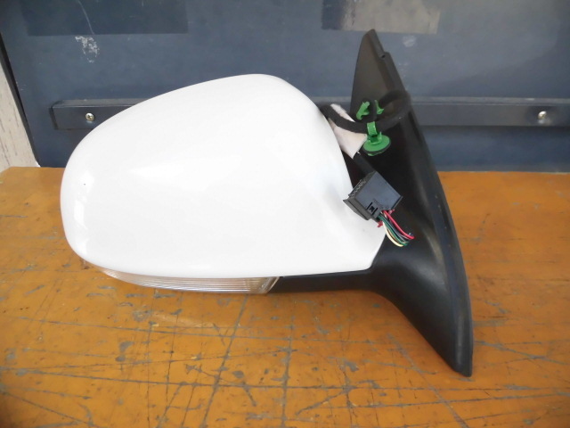 AI303 VW ゴルフ ドアミラー 右 白拍卖