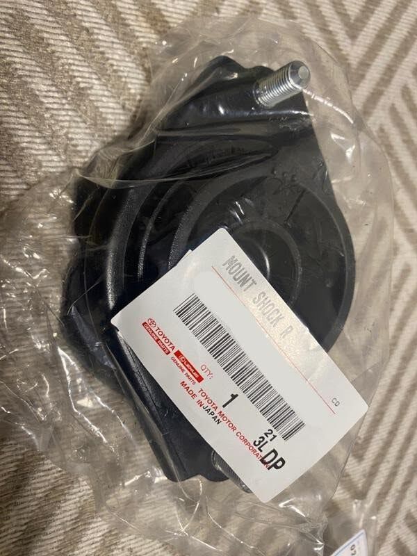 ●未使用 トヨタ ZN6 86 純正 リアサスペンション サポート アッパーマウント ASSY 右 TOYOTA Rear suspension support assembly right拍卖