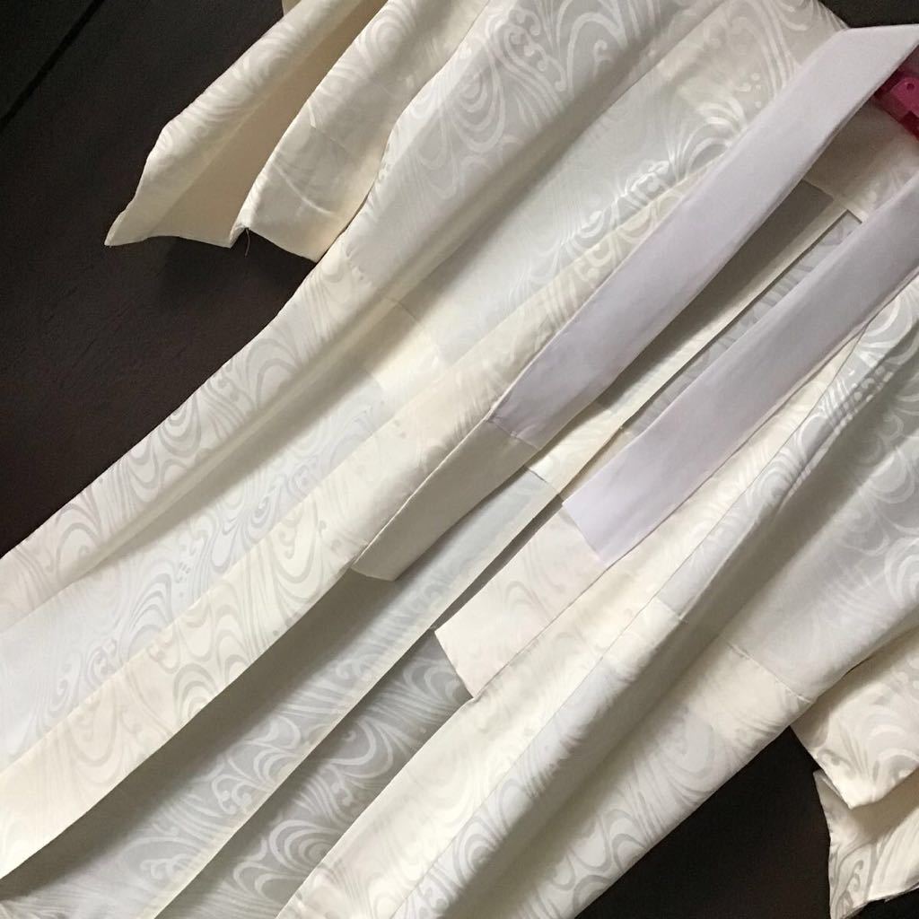 単衣♪正絹♪誂え品♪しつけ糸付♪極々薄ベージュ♪手縫い♪流水地模様が素敵♪オフホワイト拍卖