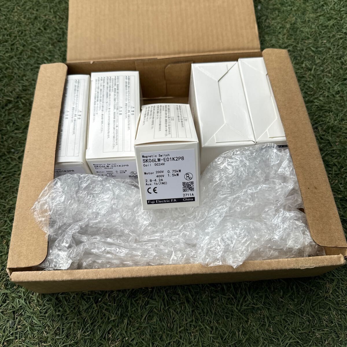 4L057 新品未使用 富士電線 SK06LW-E01K2P8 標準形電磁開閉器 コンタクタ形補助継電器 SKシリーズ 1個 インボイス対応拍卖