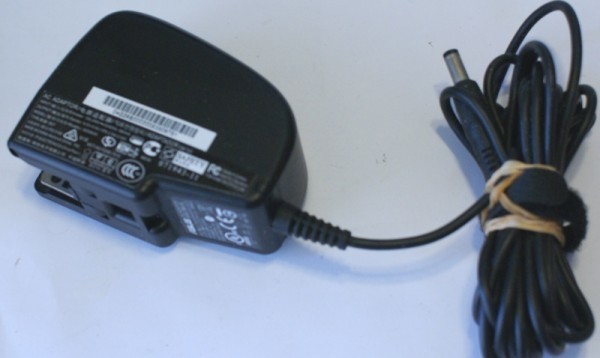 <<送料無料>> ASUS AC アダプター AD59930 9.5V-2.5A 外径約4.8mm 内径約1.7mm 動作OK拍卖