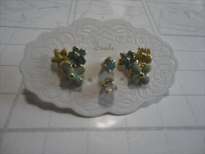 Zoule ピアス ゾーラ【メール便/即決あり】チタンポスト 春 お花 小花 イヤリング 未使用拍卖
