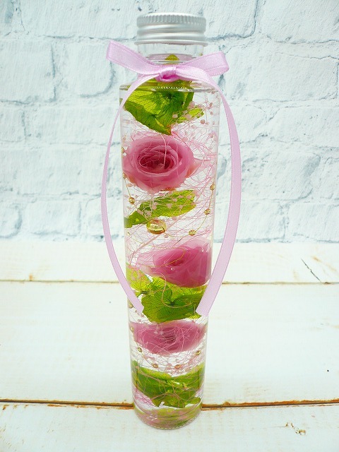 ★スーパーセール!ラスト1個!ハーバリウム セロファンラッピング ハンドメイド 完成品 バラ3輪 ピンク 丸瓶 200mlギフトに★拍卖