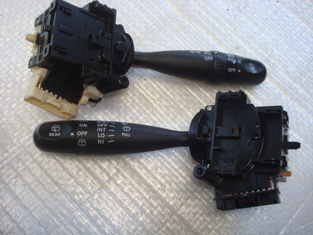 41 タント カスタム L350S ライトスイッチ ワイパースイッチ拍卖