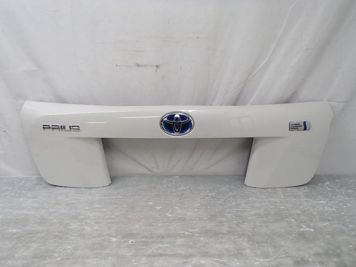 ZVW50/ZVW51/ZVW55 プリウス 純正 リア ガーニッシュ パネル 070・ホワイトパールクリスタルシャイン 76801-47110 【18-1899】拍卖