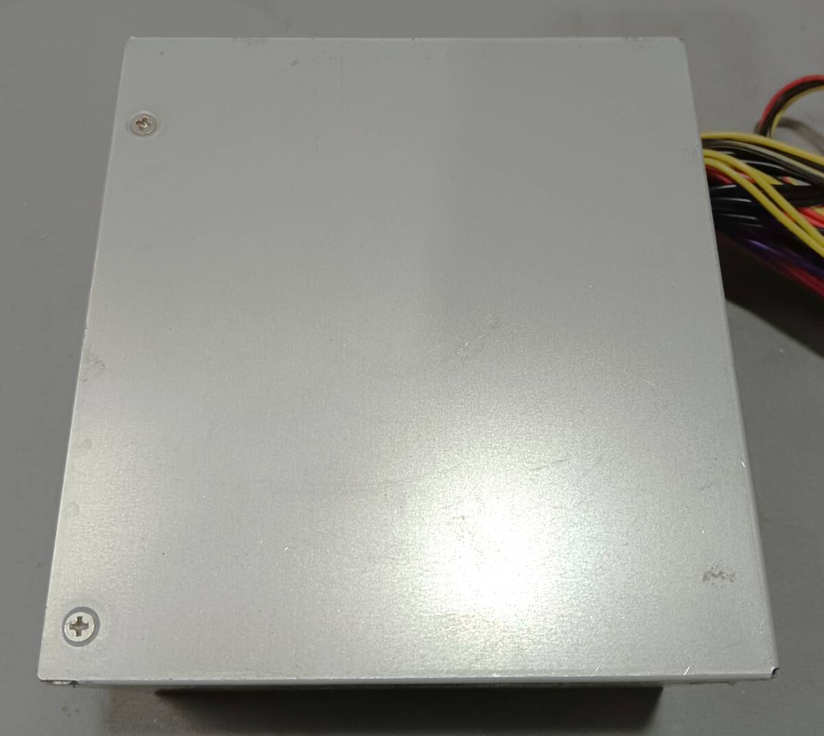 【中古パーツ】DELTA GPS-550AB A 550W 電源ユニット 電源BOX ■DY3673拍卖