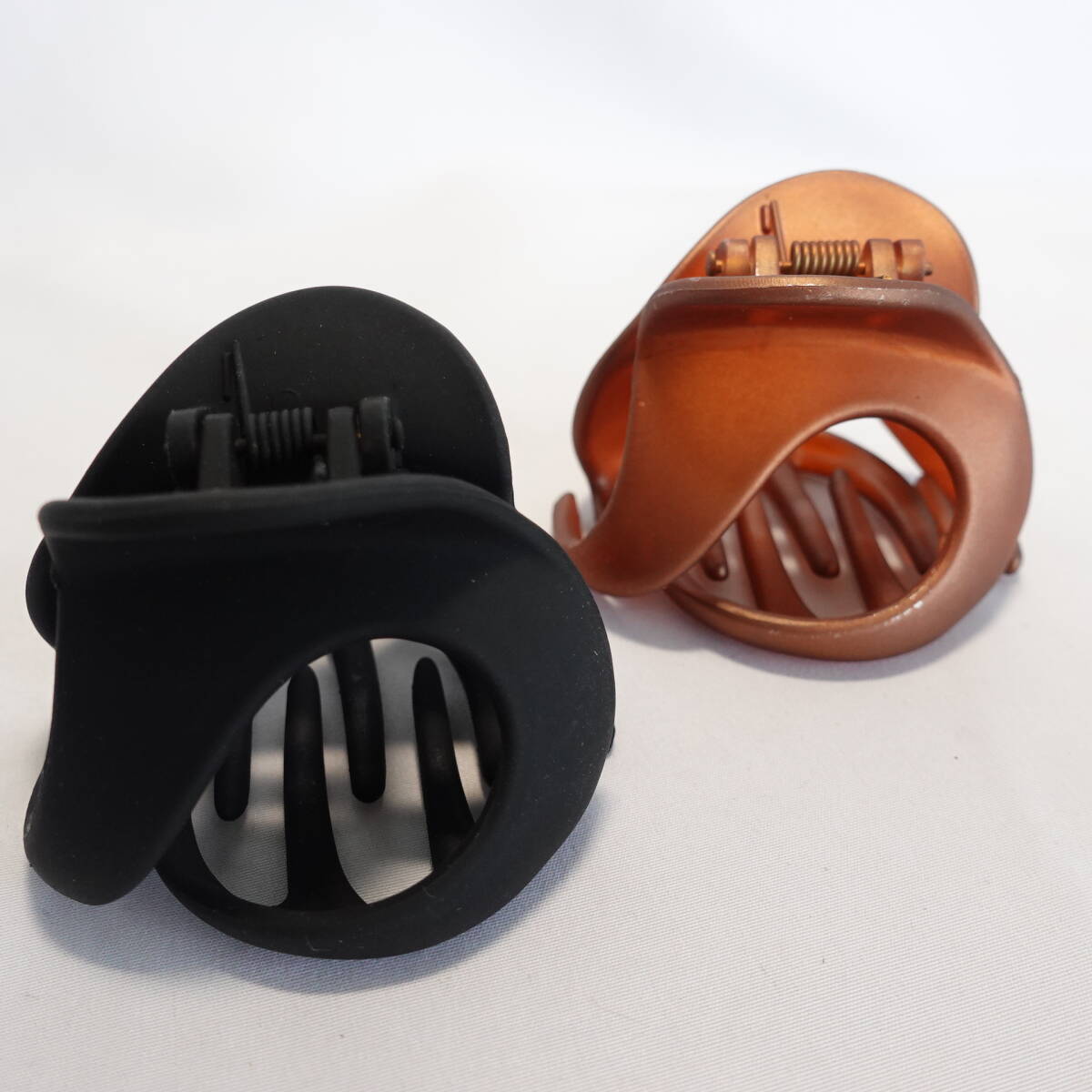 ヘアアクセサリー ヘアクリップ( オニオン )しっかり留まる 軽い 痛くない モカ ブラック 2個セット拍卖
